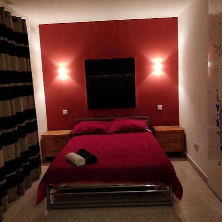 Paceville Avenue Apartment Saint Julian's ภายนอก รูปภาพ